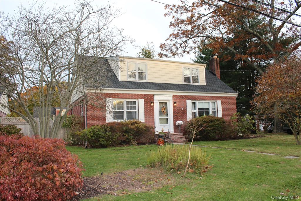 7 Okleigh Place, Northport, NY 11768