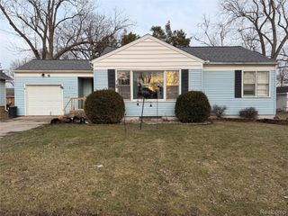 121 Loomis Avenue, Clio, MI 48420