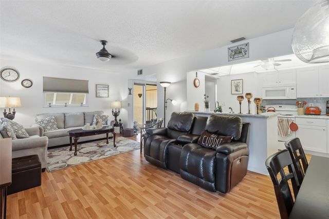 120 HIBISCUS WOODS COURT 9B, Deltona, FL 32725