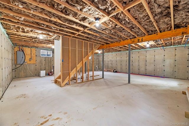 305 COMMACK Road, Shirley, NY 11967