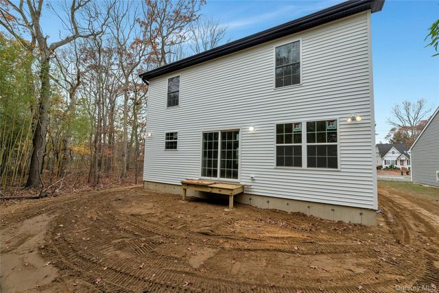 305 COMMACK Road, Shirley, NY 11967