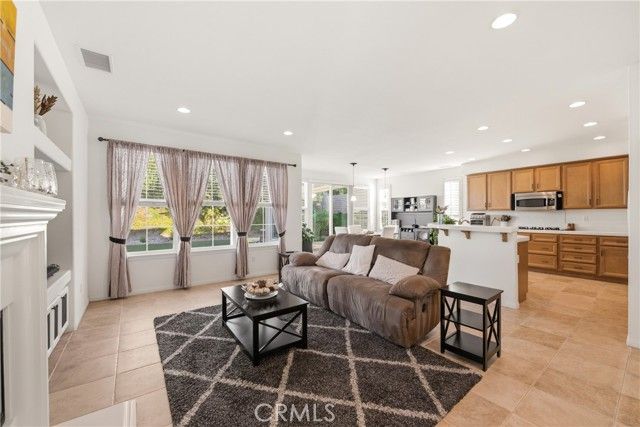 2273 Swift Fox Court, Simi Valley, CA 93065