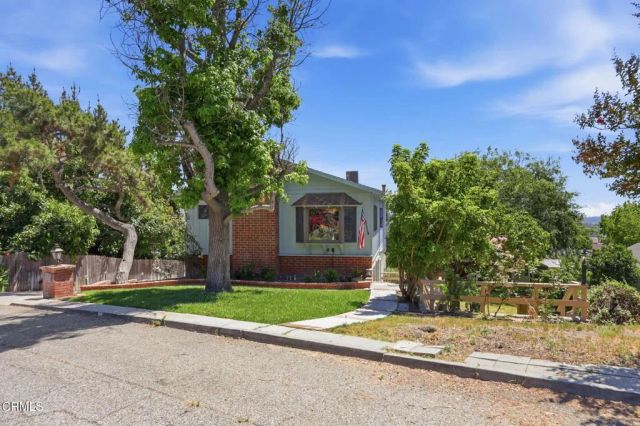 379 Foothill Drive, Fillmore, CA 93015