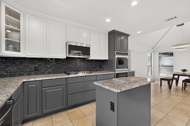 3900 N Shadycreek Drive, Arlington, TX 76013