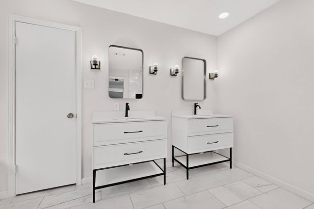 3900 N Shadycreek Drive, Arlington, TX 76013