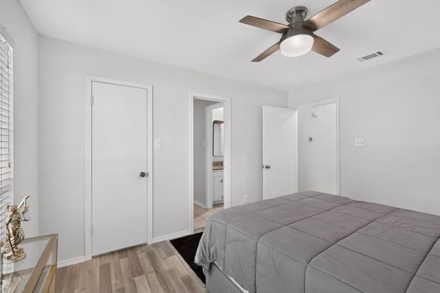 3900 N Shadycreek Drive, Arlington, TX 76013