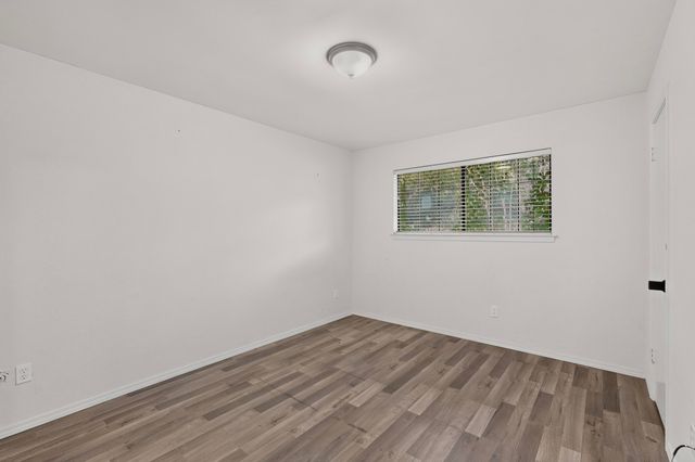 3900 N Shadycreek Drive, Arlington, TX 76013