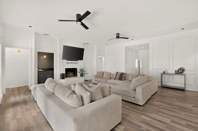 3900 N Shadycreek Drive, Arlington, TX 76013