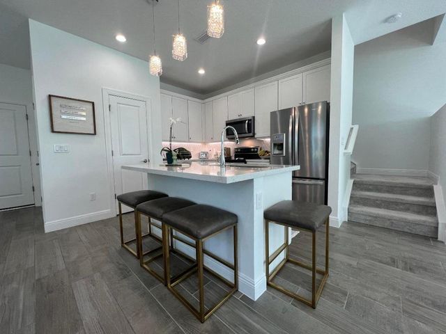 562 Parsons Way, Deerfield Beach, FL 33442