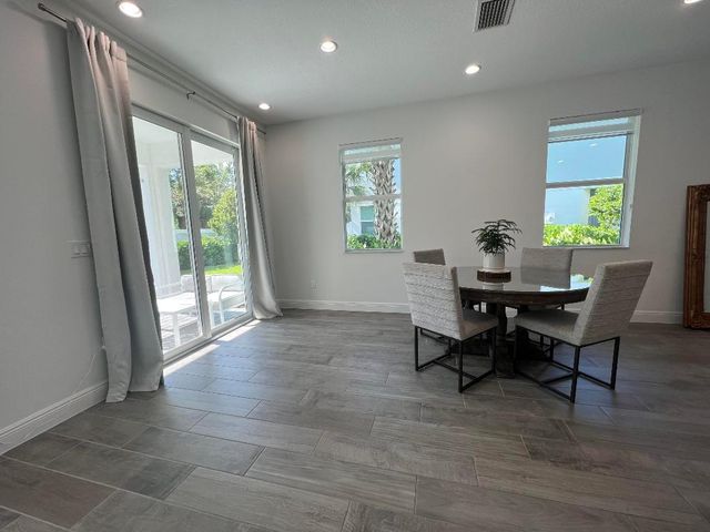 562 Parsons Way, Deerfield Beach, FL 33442