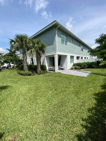 562 Parsons Way, Deerfield Beach, FL 33442