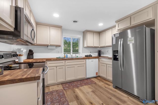 2513 Lakeview Drive, Guntersville, AL 35976