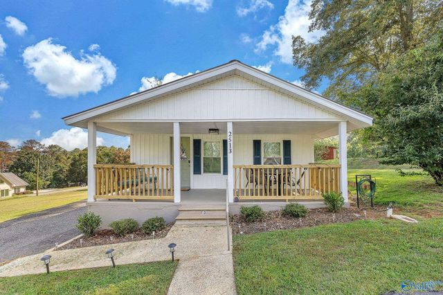 2513 Lakeview Drive, Guntersville, AL 35976