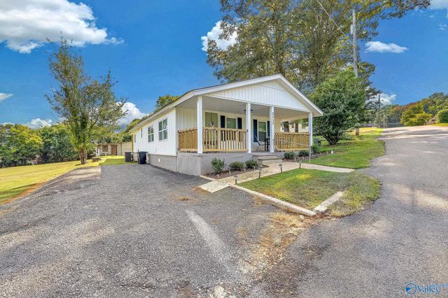 2513 Lakeview Drive, Guntersville, AL 35976