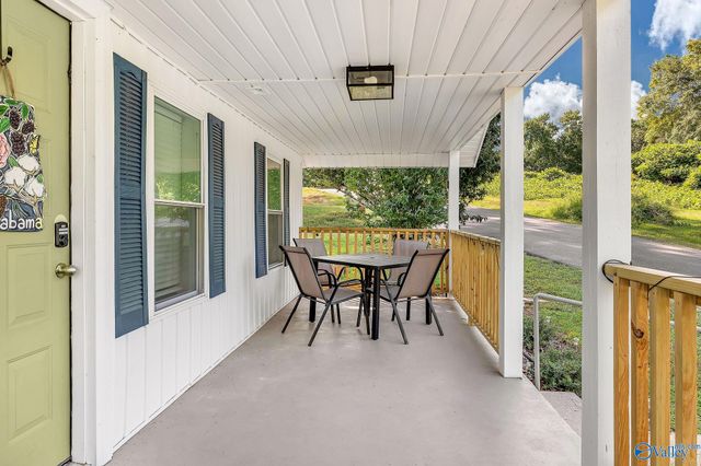 2513 Lakeview Drive, Guntersville, AL 35976