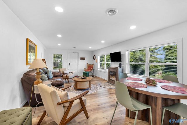 2513 Lakeview Drive, Guntersville, AL 35976