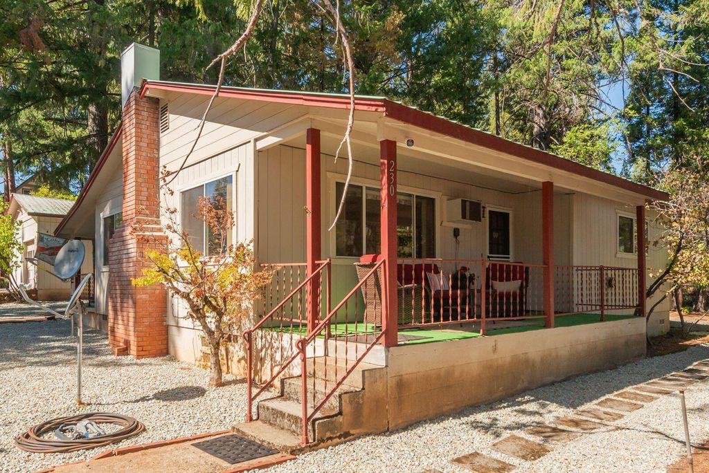 220 & 230 Lakeview Drive, Trinity Center, CA 96091