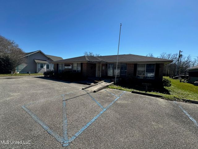 14121 Dedeaux Road, Gulfport, MS 39503