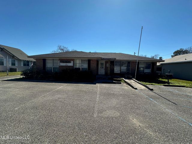 14121 Dedeaux Road, Gulfport, MS 39503
