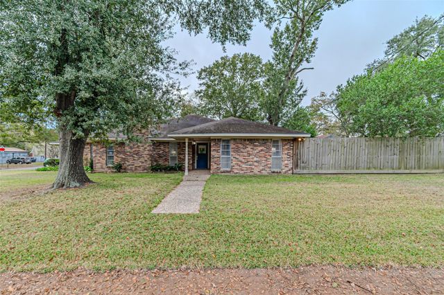 2103 Taylor Street, Waller, TX 77484