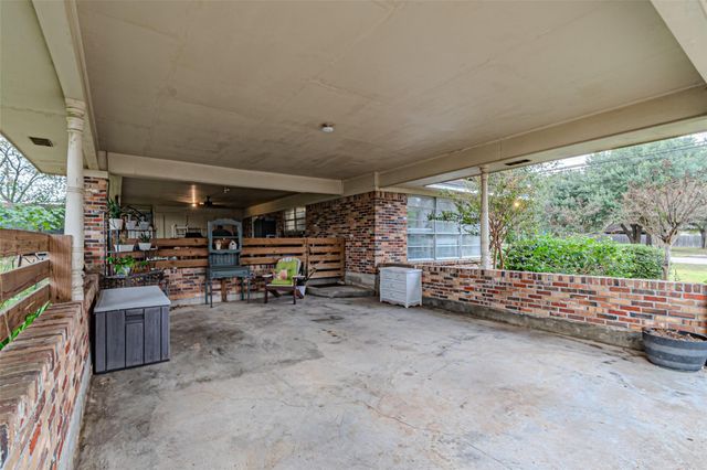 2103 Taylor Street, Waller, TX 77484