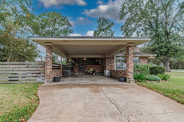 2103 Taylor Street, Waller, TX 77484