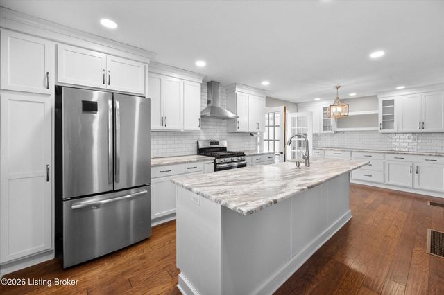 4502 Blenheim Rd, Louisville, KY 40207