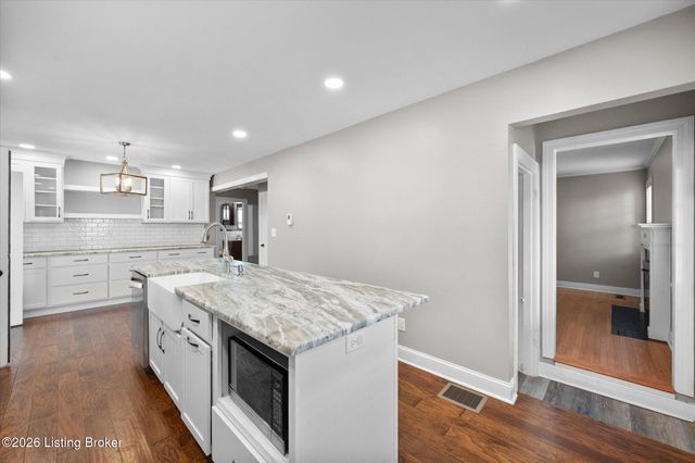 4502 Blenheim Rd, Louisville, KY 40207