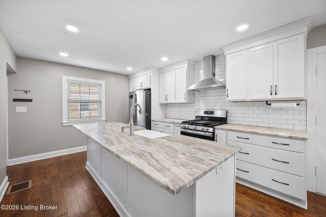 4502 Blenheim Rd, Louisville, KY 40207