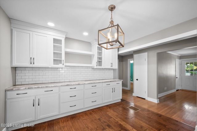 4502 Blenheim Rd, Louisville, KY 40207