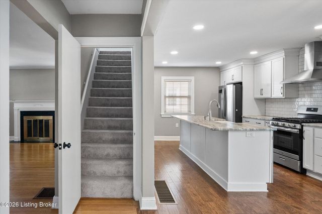 4502 Blenheim Rd, Louisville, KY 40207