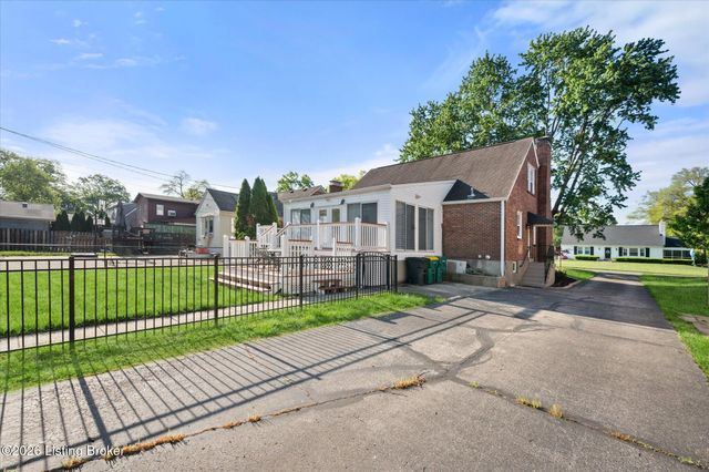 4502 Blenheim Rd, Louisville, KY 40207