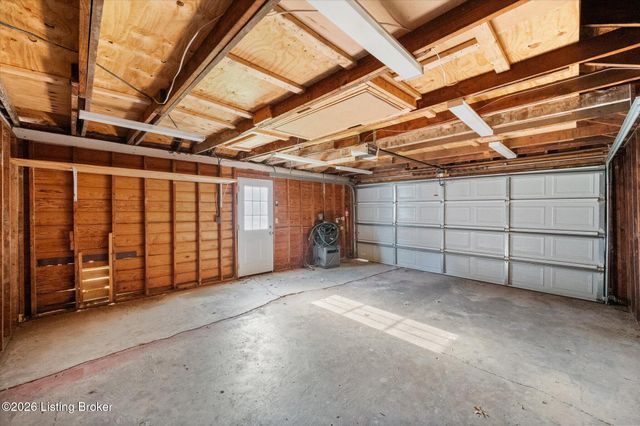 4502 Blenheim Rd, Louisville, KY 40207