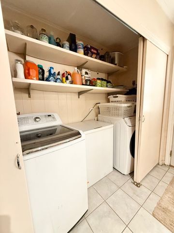 2909 Oakton Street, Park Ridge, IL 60068