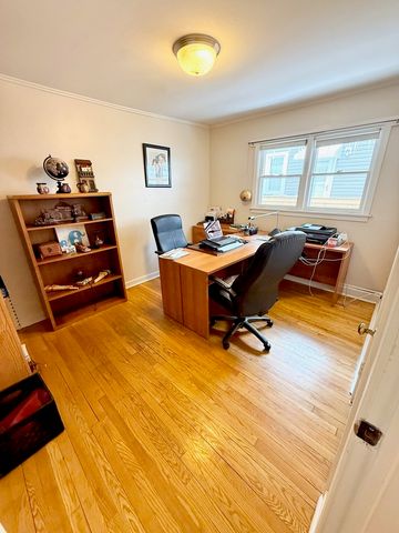 2909 Oakton Street, Park Ridge, IL 60068