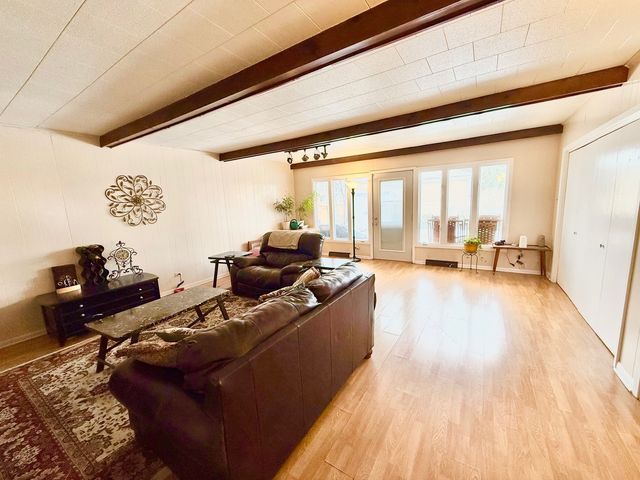 2909 Oakton Street, Park Ridge, IL 60068