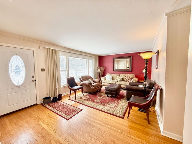 2909 Oakton Street, Park Ridge, IL 60068