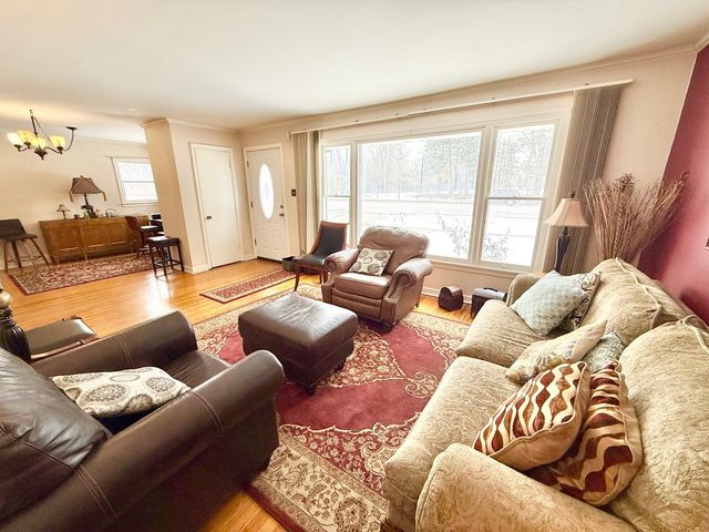 2909 Oakton Street, Park Ridge, IL 60068