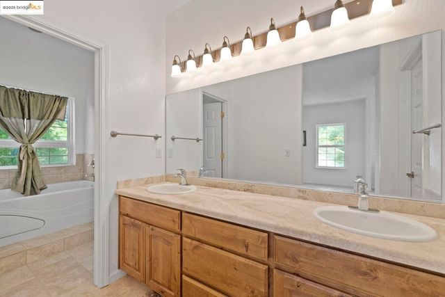 19907 Middle Camp Sugarpine RD, Twain Harte, CA 95383