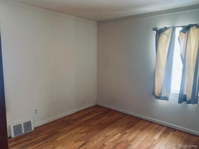 184 W Strathmore Avenue, Pontiac, MI 48340