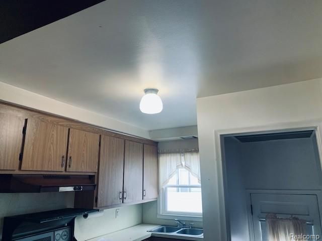 184 W Strathmore Avenue, Pontiac, MI 48340