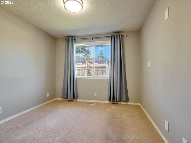 710 Nw 11TH St, Mc Minnville, OR 97128