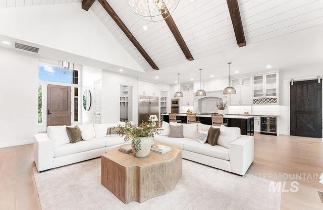 1552 W Windbreaker Ln, Eagle, ID 83616