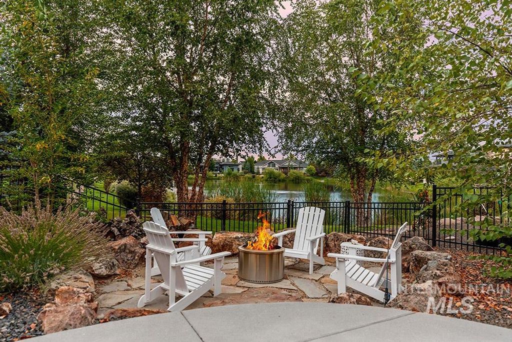 1552 W Windbreaker Ln, Eagle, ID 83616 photo 38