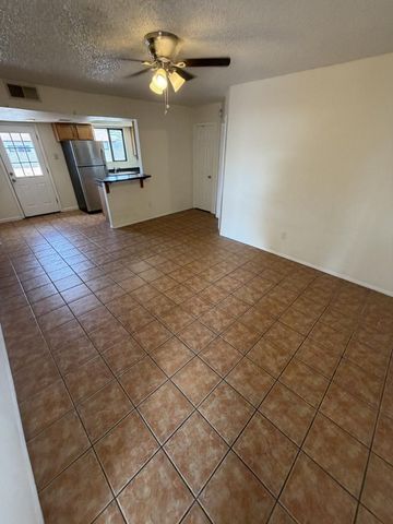 1336 E MOUNTAIN VIEW Road 105, Phoenix, AZ 85020