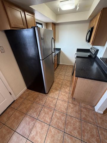 1336 E MOUNTAIN VIEW Road 105, Phoenix, AZ 85020