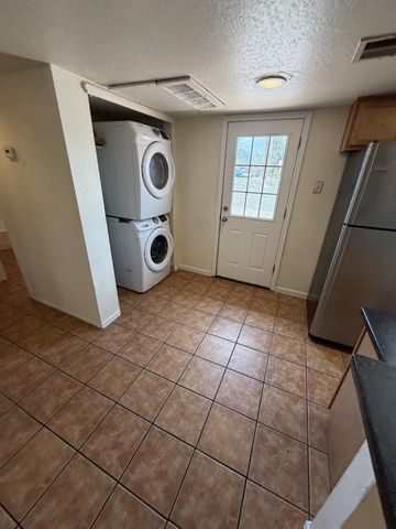 1336 E MOUNTAIN VIEW Road 105, Phoenix, AZ 85020