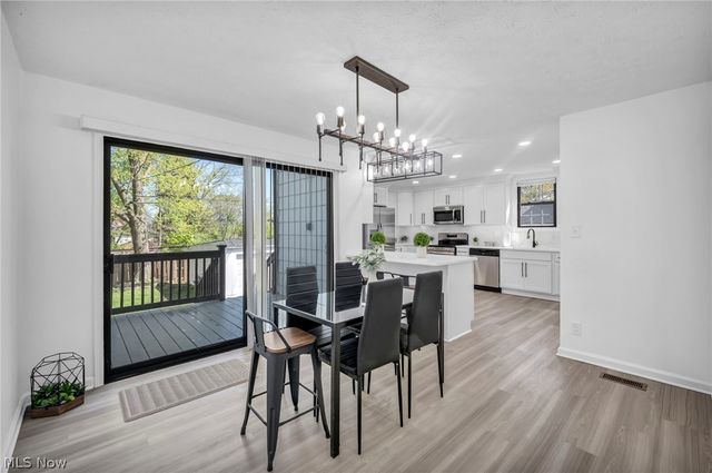 3741 Woodridge Road, Cleveland Heights, OH 44121