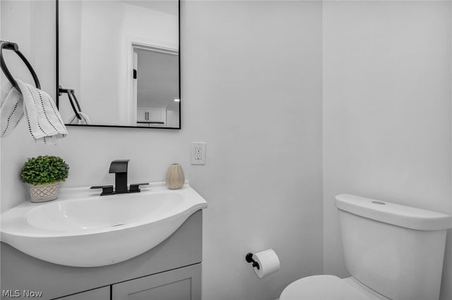 3741 Woodridge Road, Cleveland Heights, OH 44121