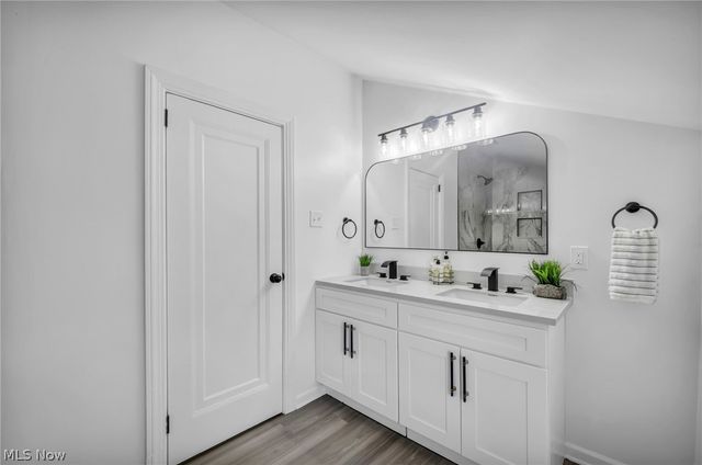 3741 Woodridge Road, Cleveland Heights, OH 44121
